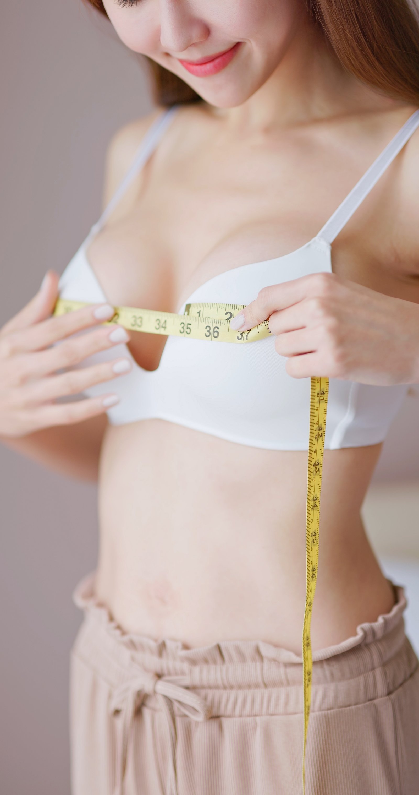 https://clinoraclinic.ghayatltd.com/wp-content/uploads/2026/06/materials/breast-augmentation/shutterstock_2264776277.jpg